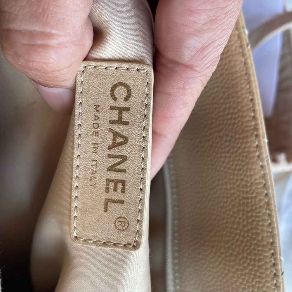 Chanel Large GST beige (authentic) - Picture 11 of 12